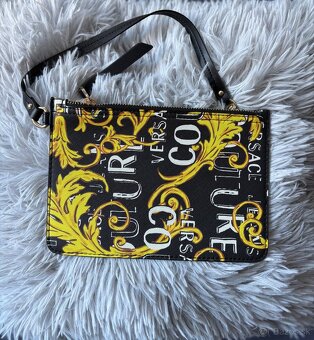 Kabelky Guess, Versace, Valentino - 3