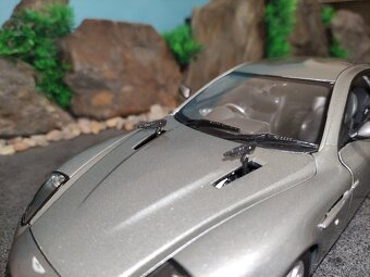 prodám model 1:18 aston martin vanquish James Bond - 3
