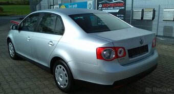 Volkswagen Jetta 1,6FSi - 3