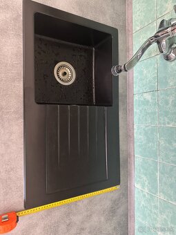 Granitovy cierny drez - 3