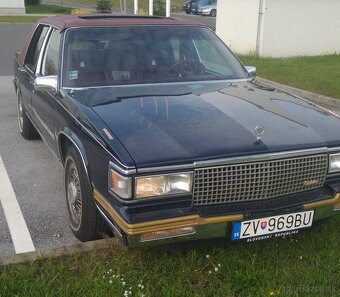 Cadillac Deville, 6 miestny sedan - 3