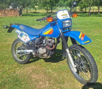 Sizuki DR 125 - 3