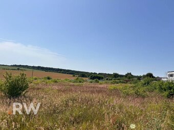 2 pozemky v lokalite Nový Cabaj - rovinaté - 5720 m2 - 3