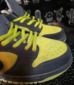 Nike SB Dunk Low x Supreme Grey/Yellow - 3