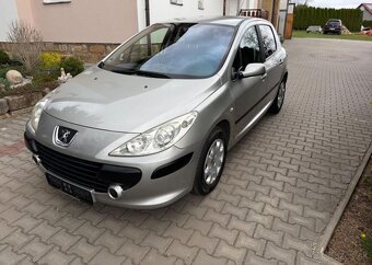 Peugeot 307 1,6i serviska , klima ,1 Majit benzín manuál - 3