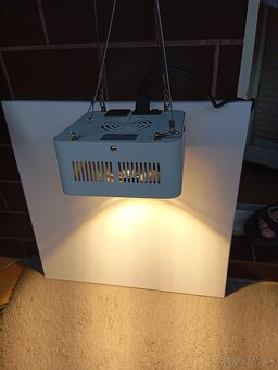 COB LED lampa 200W - 3