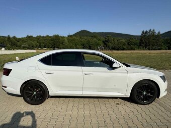 Škoda Superb 2.0TDi 140kw DSG 2017 LED Matrix Keyless - 3