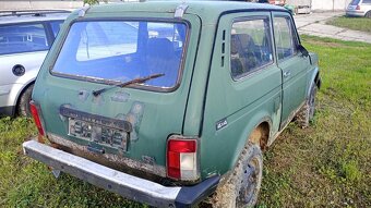 Lada Niva nepojazdná - 3