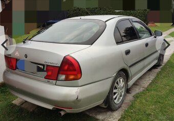 Mitsubishi Carisma - 3
