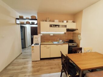 Priestranný 1 izbový byt s balkonom v Topoľčanoch - 3