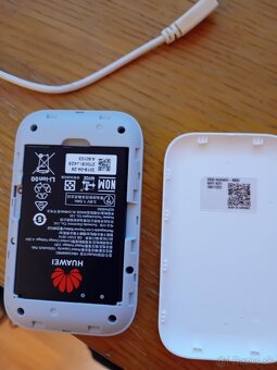 Huawei Wi-fi (mi-fi)router model WS318n - 3