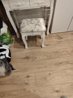 Kozmetický stolík - 3