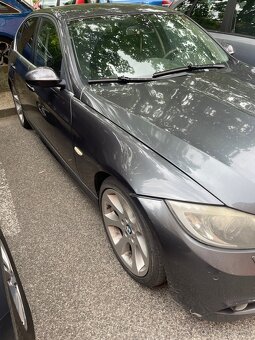BMW E90 330i - 3