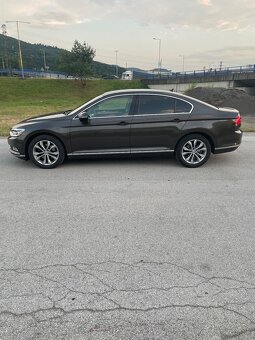 VW Passat, highline, 142 000 km, virtual cocpit, manuál - 3