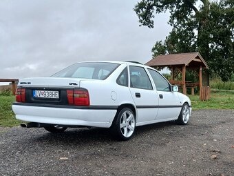 OPEL VECTRA 1,8 i - 3