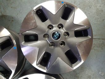 6x139,7  18"  Hyundai Staria  +TPMS  -nové - 3