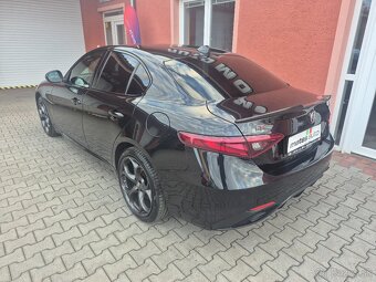 Alfa Romeo Giulia 2021 2.0 Veloce Q4 206kW - 3