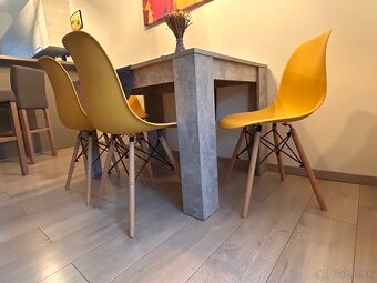 Jedálenský stôl a 4 stoličky - 3