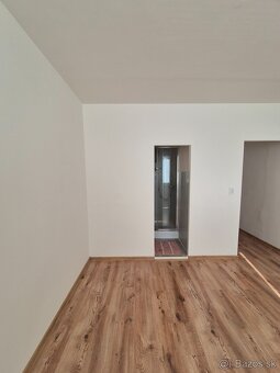 Garzónka, ul. Dunajské nábrežie, Komárno (majiteľ) - 3