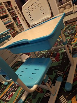 Rastuci pisaci stol so stolickou 2x - 3