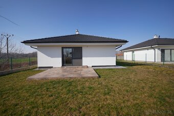 RODINNÝ DOM - KALINKOVO, BUNGALOV-NOVOSTAVBA, 534m2 POZEMOK - 3