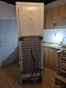 Predám chladničku s mrazničkou Elektrolux - 3