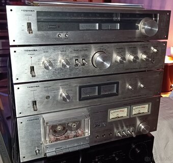 TOSHIBA - 3