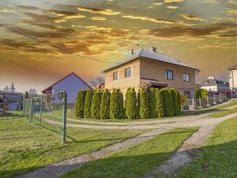 NA PREDAJ, RODINNÝ DOM, POZEMOK 842m2, RASLAVICE - 3