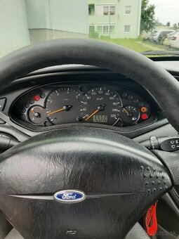 Ford focus mk1 - 3