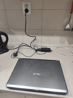 Notebook asus + nabijacka - 3