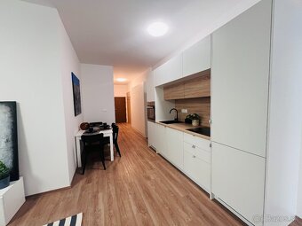 Posledný kompletne zariadený 2 iz.byt v projekte Gunduličová - 3