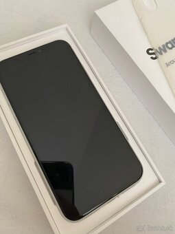 iphone XR - 3