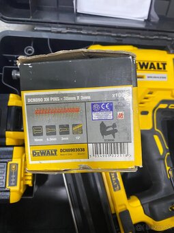Dewalt klincovacka DewaltDCN890P2 - 3