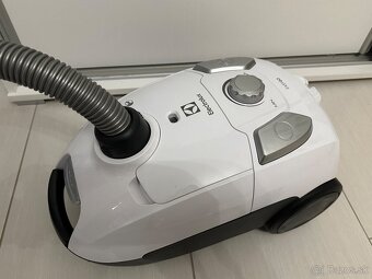 Vysávač Electrolux EASY GO - 3