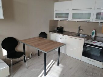 Prenájom 2 izbového bytu v Holíči - 3