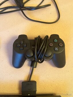 Predám Playstation 2 slim - 3