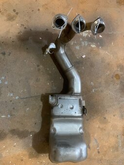 Výfuk Yamaha MT09 - 3