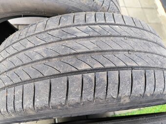 Predam letnu sadu Michelin Primacy 3 215/55/R17 94V - 3