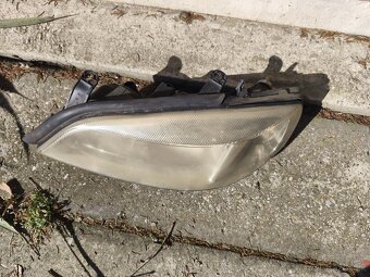 Predám predné svetlá Opel Astra G 1.4 hatchback - 3