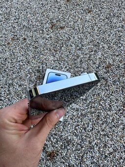 iPhone 14 Pro - baterie 100% - 3