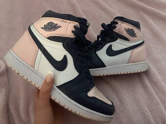 AIR JORDAN 1 RETRO HIGH OG ATMOSPHERE ‘BUBBLE GUM’ - 3