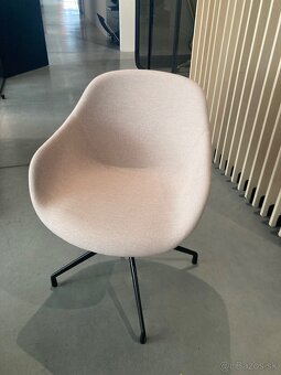 Dizajnová stolička HAY AAC 121 - 3