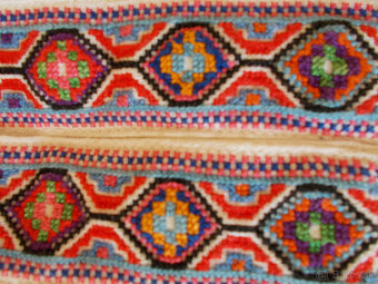 VYŠÍVANÁ ĽANOVÁ KOŠEĽA - 3