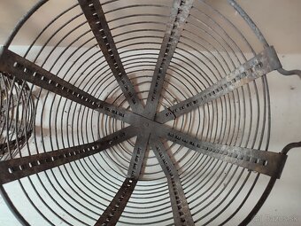 Staré kovové koše - 3