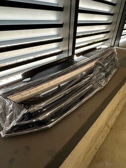 VW Passat B8 predná chrómová maska, 2015-2019 - 3