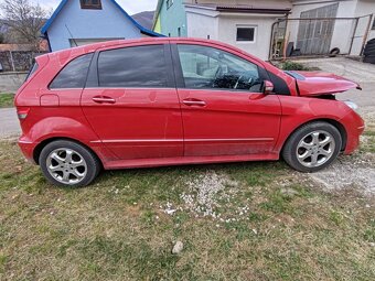 Mercedes Benz B - 3
