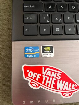Asus notebook - 3