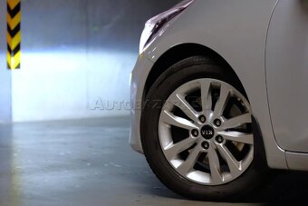 KIA Cee’d Sporty Wagon Combi 66kw Manuál - 3