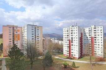 REZERVÁCIA - 3izbový byt na Rozkvete s loggiou - 3