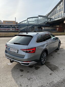Škoda Superb Scout - 3